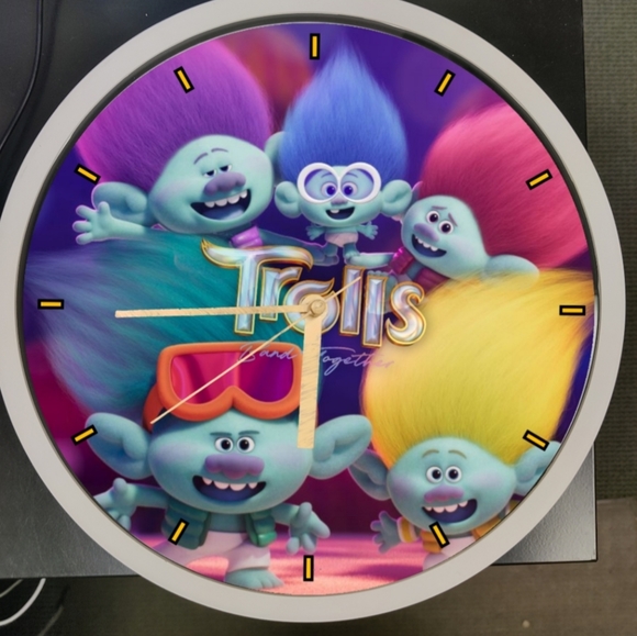 Trolls band together clock - Picture 4 of 5